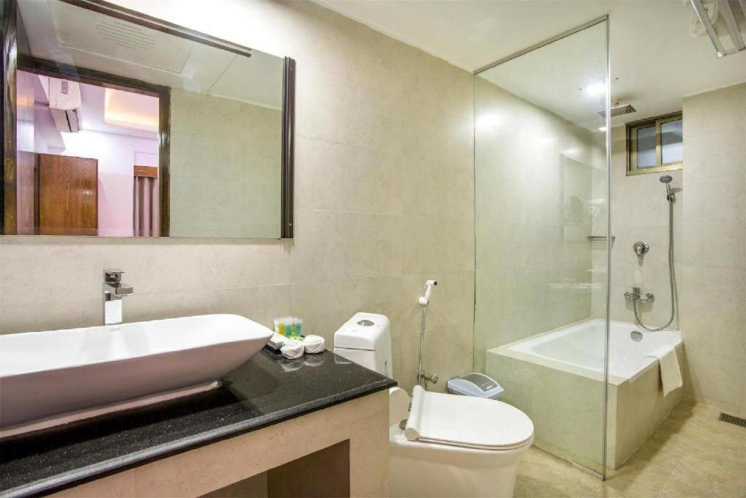 Hotel Costaa La Cage Near Delhi Airport By Gross Group New Delhi Bagian luar foto